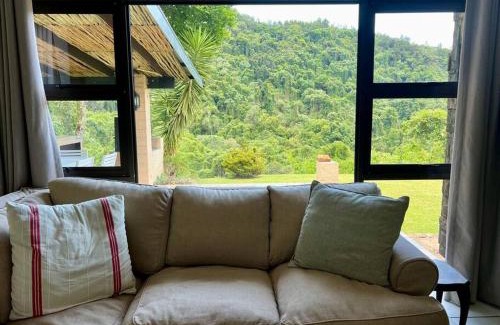 Cathkin Park House | Berg Escape Poplar - Spacious Family Home