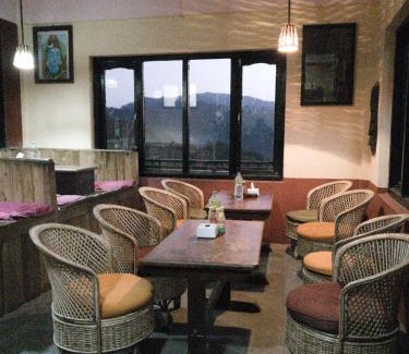 Nagarkot House | Berg House Cafe and Hotel