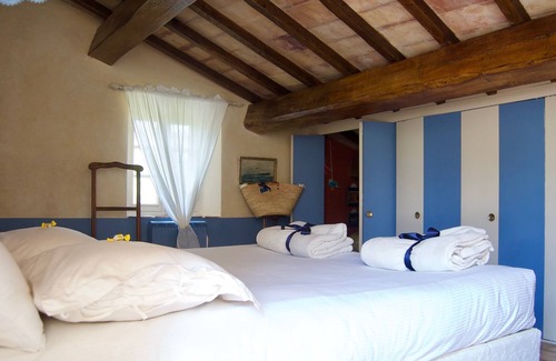 Saint-Paul-en-Foret Bed & Breakfast | Bergerie des Suanes