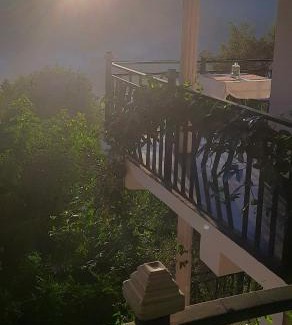 Demodera Hotel | Berghaus Bungalow