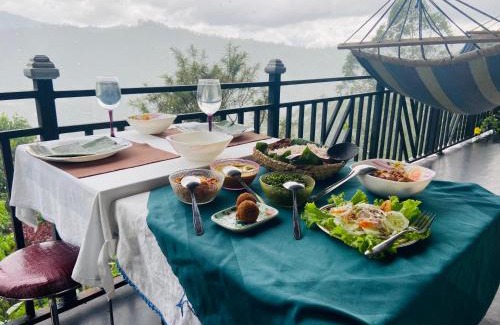 Demodera Hotel | Berghaus Bungalow