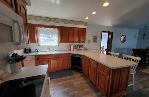 Lost Bridge Village House | BERGS NEST-Lakefront Home-Incredible Shoreline Close to House!