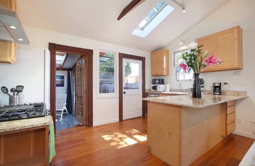 Poets Corner House | Berkeley Cottage, Comfy, Stylish ★ Good Wi-Fi