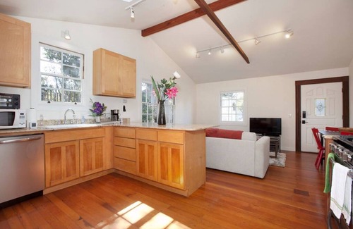 Poets Corner House | Berkeley Cottage, Comfy, Stylish ★ Good Wi-Fi