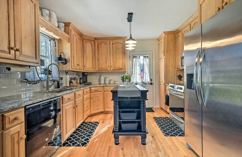 Berkeley Springs House | Berkeley Springs Vacation Home w/Fire Pit!
