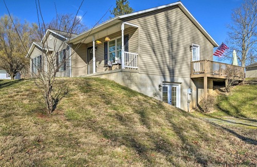 Berkeley Springs Cottage | Berkeley Springs Vacation Home w/Fire Pit!