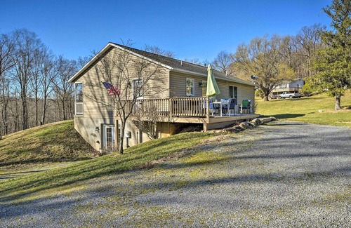 Berkeley Springs Cottage | Berkeley Springs Vacation Home w/Fire Pit!