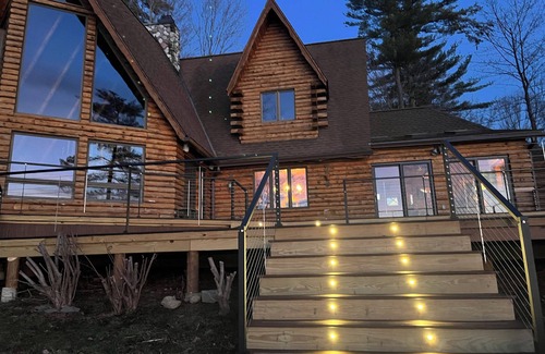 Taconic House | BERKSHIRE MOUNTAIN LAKEFRONT LOG HOUSE FAMILY RETREAT