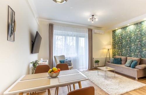 Szeged Apartment | Berliner Apartman by Mital
