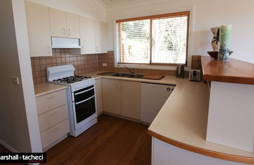 Bermagui House | Bermagui Dune House 5 Narira Street, Beach Front, Pet friendly