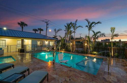 Singer Island Apartment | Bermuda Bungalows (Tropical Island Getaway)