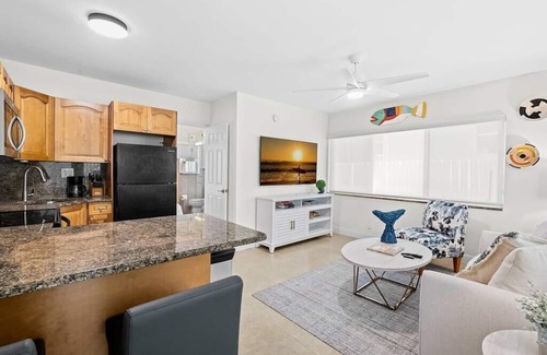 Lauderdale-by-the-Sea Apartment | Bermuda Isles Villas #16