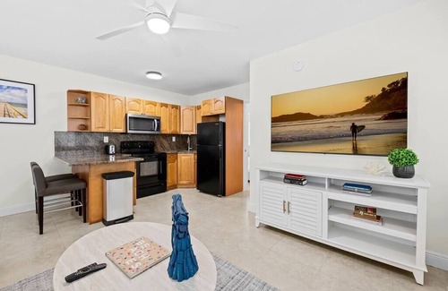 Lauderdale-by-the-Sea Apartment | Bermuda Isles Villas #16