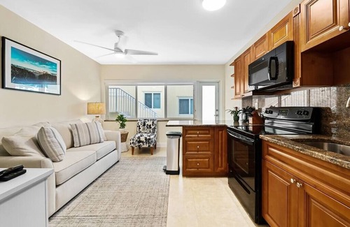 Lauderdale-by-the-Sea Apartment | Bermuda Isles Villas #21