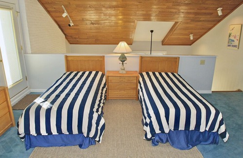 Smith Mountain Lake Condo | Bernards Landing Peninsula Point Condo