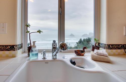 Oceanside House | Berni's Ocean View Castle - an Oceanside Legend