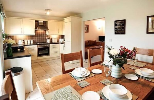 Ruswarp Cottage | BERRY BANKS COTTAGE, family friendly, with a garden in Whitby