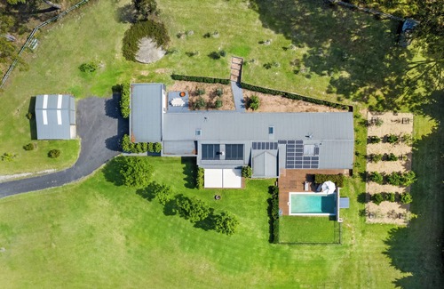 Berry House | Berry Beach Farm - Luxe Retreat Near Town & Sea