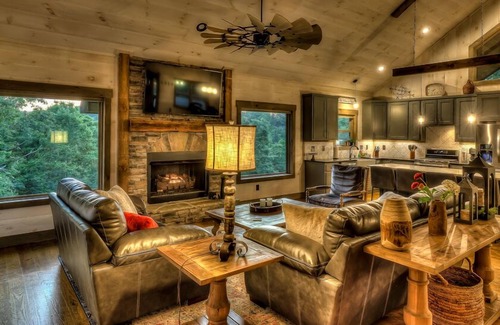 Blue Ridge Cabin | Bert's Hideaway - Hot Tub | Pool Table | Pop-A-Shot Basketball | Shuffleboard | Fire Pit