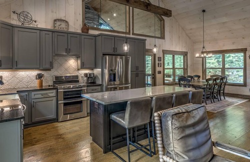 Blue Ridge Cabin | Bert's Hideaway - Hot Tub | Pool Table | Pop-A-Shot Basketball | Shuffleboard | Fire Pit