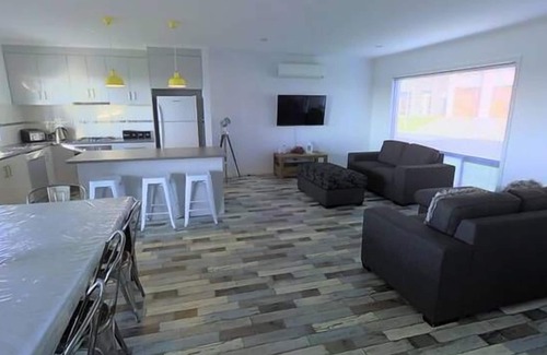 Port Macdonnell House | Bert's Place Holiday Stay