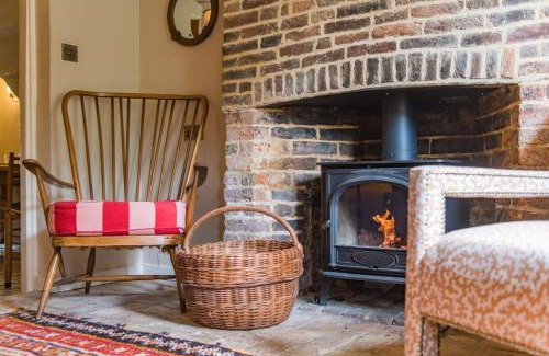 Robertsbridge House | Bertie's Cottage by Keepers Cottages