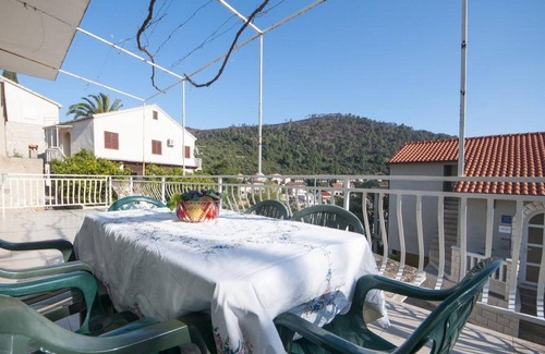Brna Apartment | Bertie's Lodge - Four Bedroom Apartment(A4)