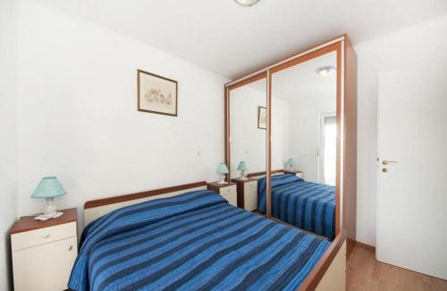 Brna Apartment | Bertie's Lodge - Two Bedroom Apartment with Terrace and Sea View A1