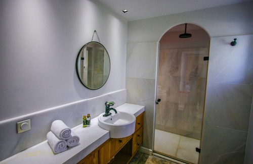 Bozcaada Hotel | Bertiz Bozcaada Hotel and Restaurant