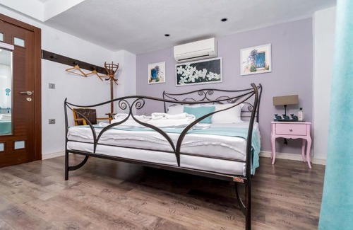 Bozcaada Hotel | Bertiz Mignon