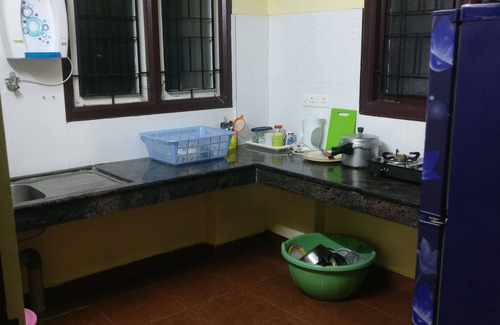 Adyar Apartment | Bertz's House and Stay