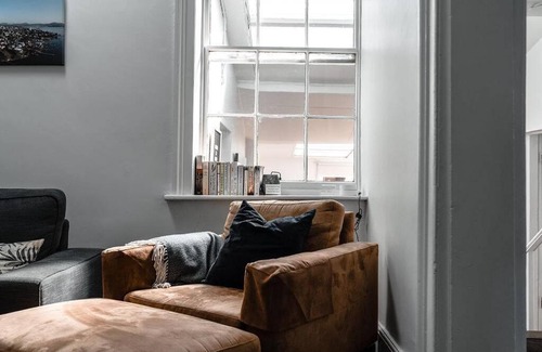 Battery Point House | Berwick Cottage and Studio