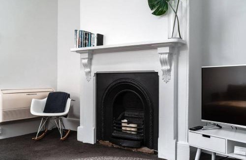 Battery Point House | Berwick Cottage and Studio