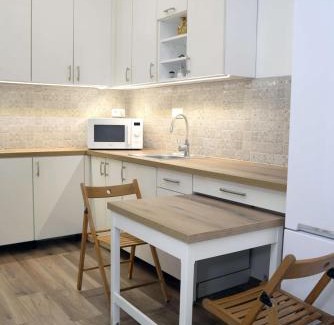 Nepszinhaz negyed Apartment | Berzsenyi Breeze