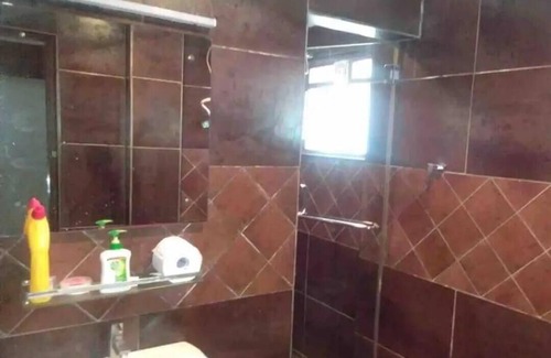 Besant Nagar Apartment | Besant Nagar, Fully Furnished Accommodates 6 adults-Wireless Internet ready