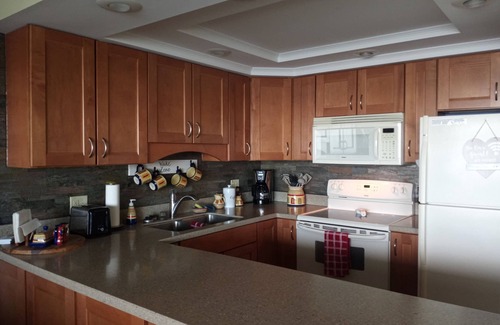 Midtown Ocean City Condo | Beside Convention Ctr, bayfront, Pool, dock, Beach/Baby Gear, Walk to beach