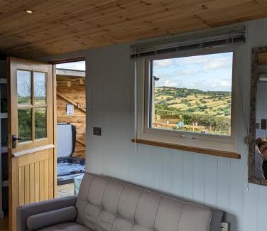 Longtown Apartment | Bespoke luxury huts with hot tubs. Located in the black mountains.