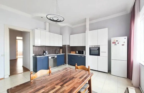 Vake Condo | Best area: Large apartment with cleaning servicenn