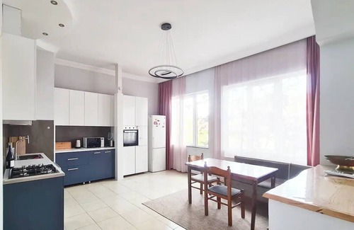 Vake Condo | Best area: Large apartment with cleaning servicenn