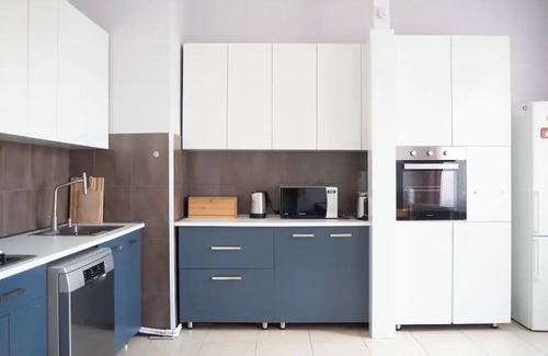 Vake Condo | Best area: Large apartment with cleaning servicenn