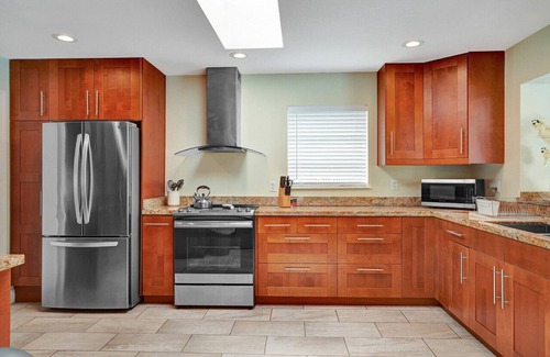 South Lake House | Best Area Spacious 4BR Heated Pool Mins To Beach