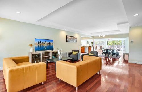 South Lake House | Best Area Spacious 4BR Heated Pool Mins To Beach