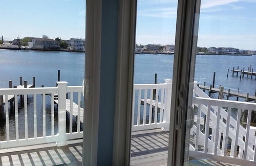 Ship Bottom House | Best Bayfront value on the island.