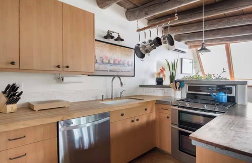 Taos Condo | Best Casa: Peaceful Apartment in Historic Hacienda with Private Hot Tub