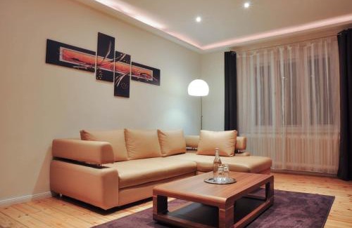 Tempelhof-Schoeneberg Apartment | Best City Home Near Checkpoint Charlie