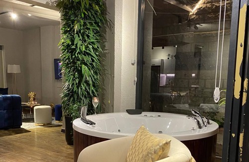 Nisantasi Apartment | BEST COMFORTABLE SUITE IN NISANTASI W/JACUZZI