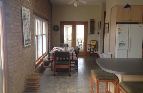 Livingston House | Best Cove Location on Lake