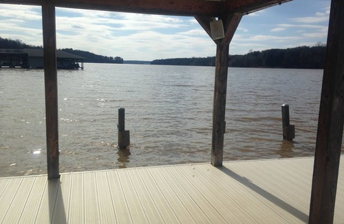 Livingston House | Best Cove Location on Lake