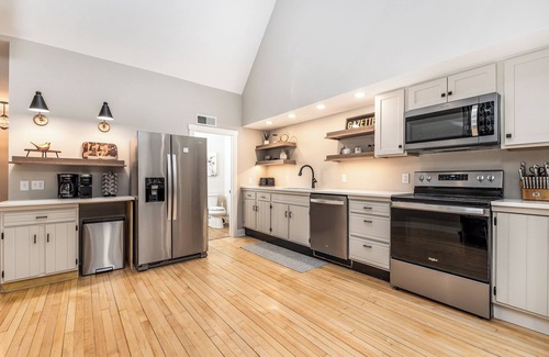 Galena Apartment | Best Downtown Summer Spot-Gazette Suites On Main-Walk 2 Dining & Shopping!