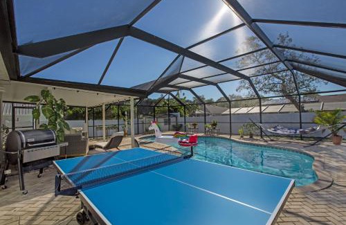 Palma Sola House | Best Fall Rates! Heated Pool, Hot Tub, Family Fun Games, near Anna Maria Island & IMG